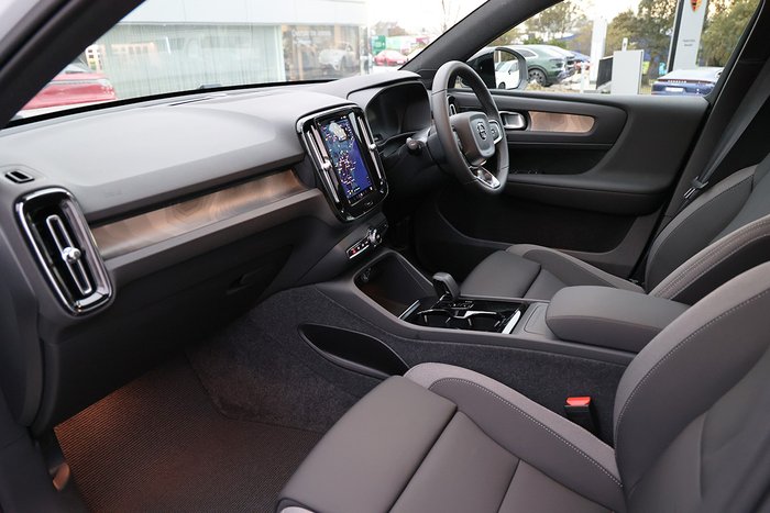 2024 Volvo EX40 Ultra Single Motor Extended Range