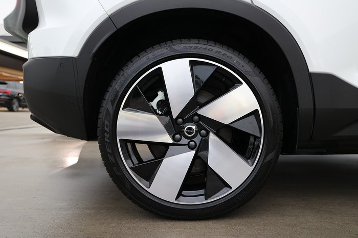 2024 Volvo EX40 Ultra Single Motor Extended Range
