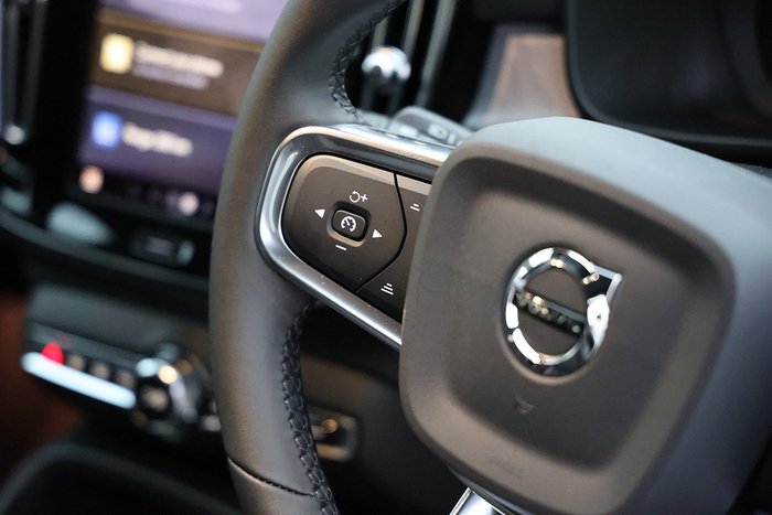 2024 Volvo EX40 Ultra Single Motor Extended Range