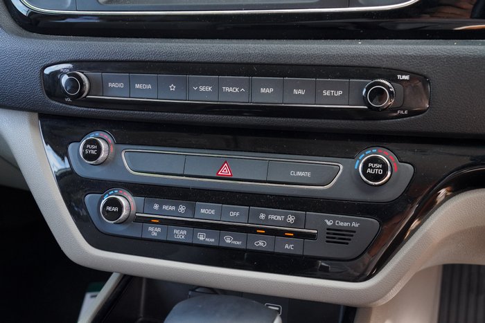 2020 Kia Carnival Si