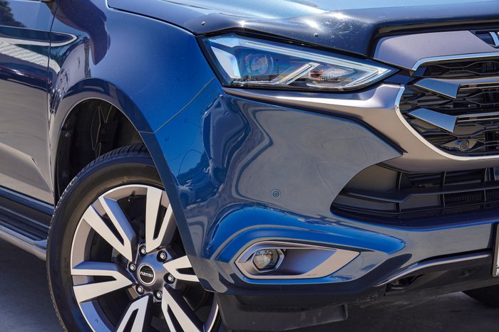 2023 Isuzu MU-X LS-T