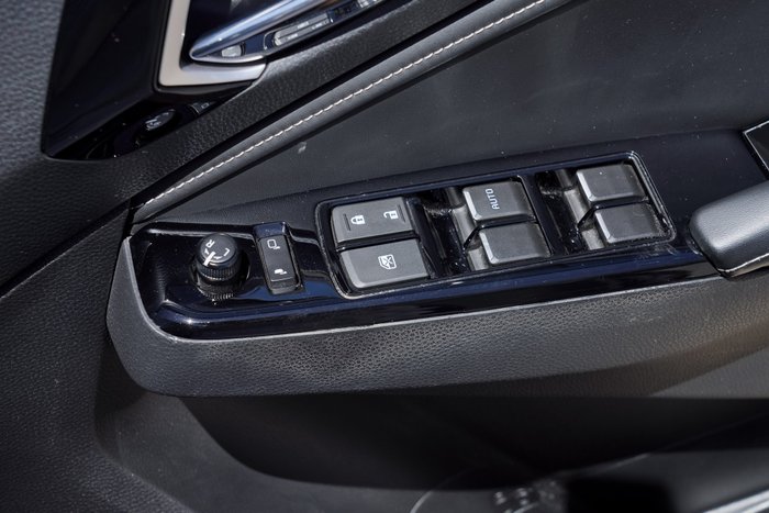 2023 Isuzu MU-X LS-T