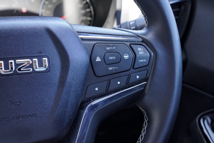 2023 Isuzu MU-X LS-T