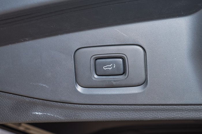 2023 Isuzu MU-X LS-T