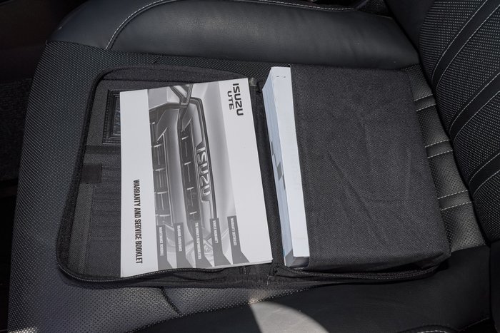 2023 Isuzu MU-X LS-T