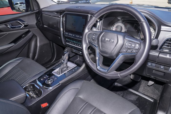 2023 Isuzu MU-X LS-T