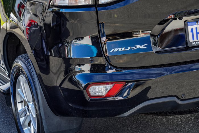 2022 Isuzu MU-X LS-M