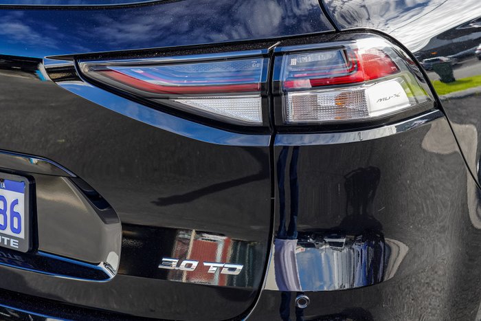 2022 Isuzu MU-X LS-M