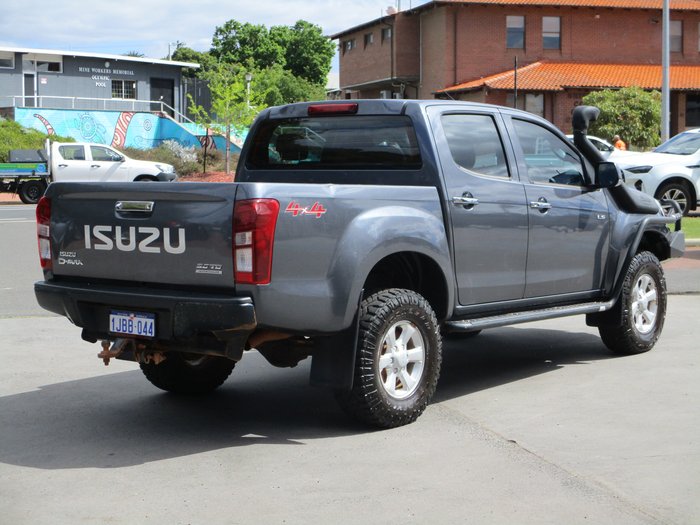 2017 Isuzu D-MAX LS-M
