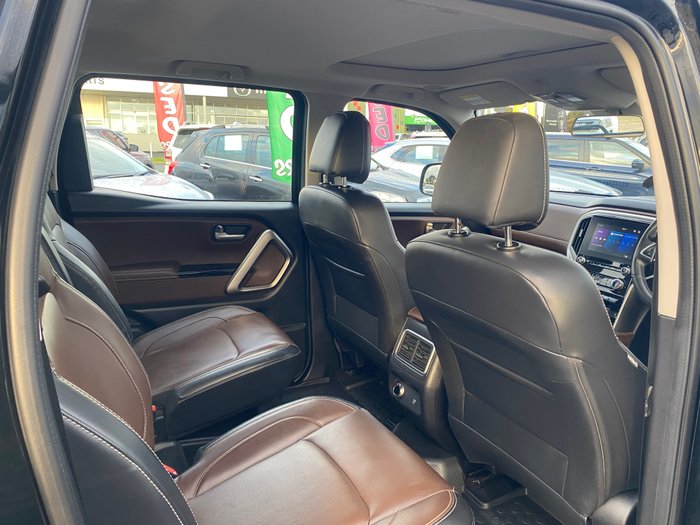 2023 Mahindra Scorpio Z8