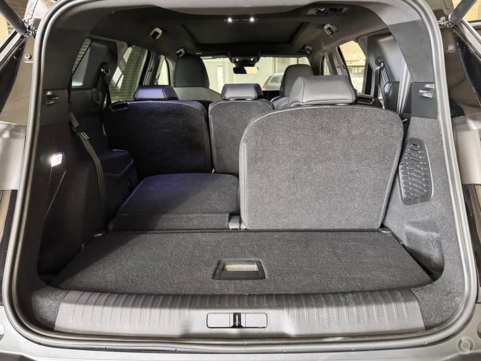 2025 Peugeot 5008 GT Premium Hybrid