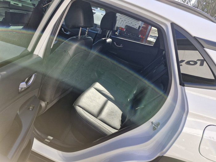 2021 Hyundai KONA 2021 Hyundai KONA ACTIVE (FWD) CONTINUOUS VARIABLE 4D WAGON 4CYL  White