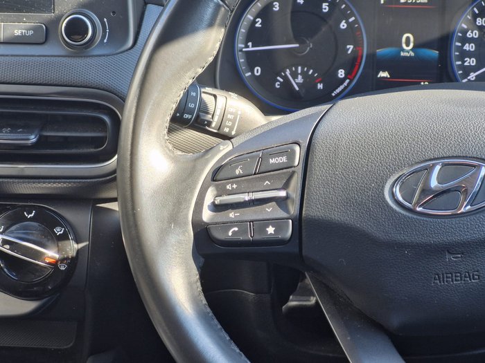 2021 Hyundai KONA 2021 Hyundai KONA ACTIVE (FWD) CONTINUOUS VARIABLE 4D WAGON 4CYL  White