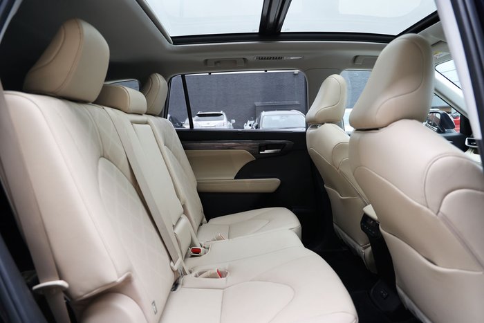 2023 TOYOTA KLUGER GRANDE HYBRID AWD