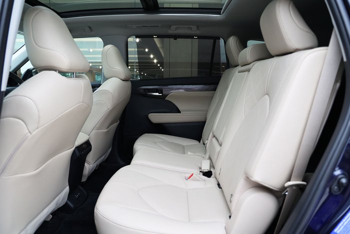 2023 TOYOTA KLUGER GRANDE HYBRID AWD