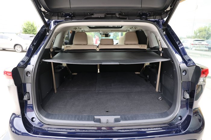 2023 TOYOTA KLUGER GRANDE HYBRID AWD