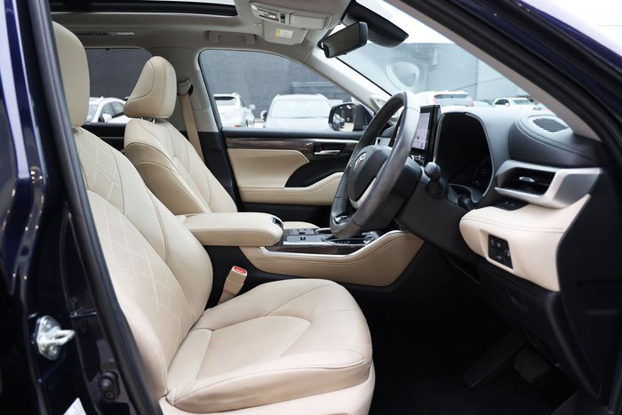 2023 TOYOTA KLUGER GRANDE HYBRID AWD