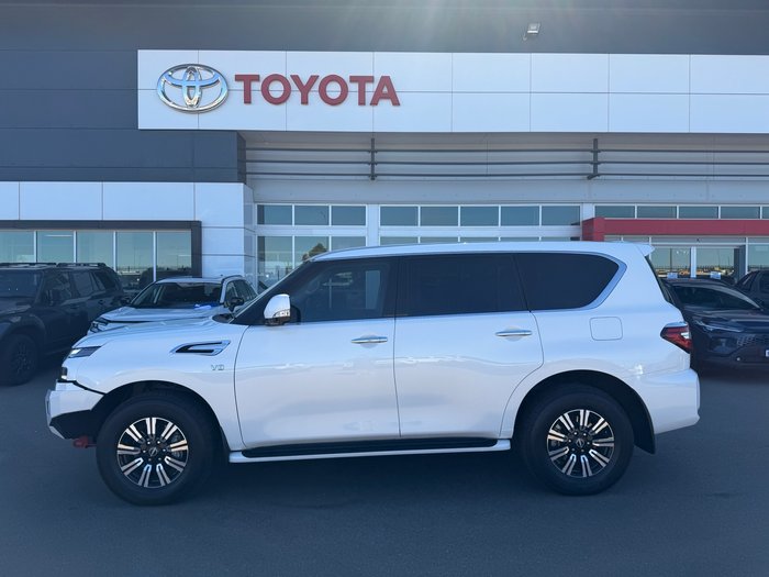 2023 Nissan PATROL MOONSTONE WHITE