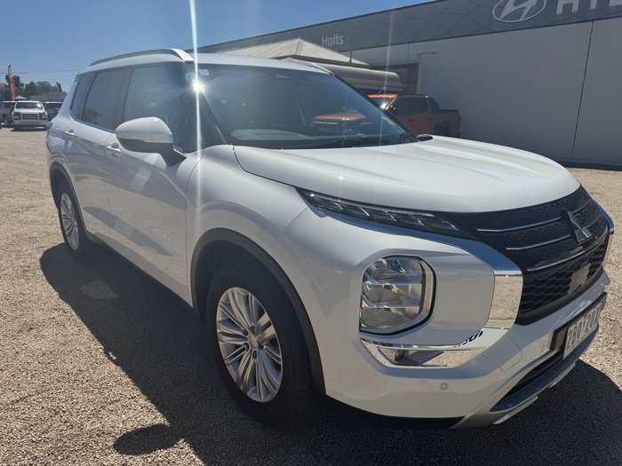 2024 MITSUBISHI Outlander LS