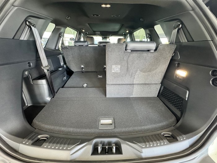 2025 Ford Everest Platinum