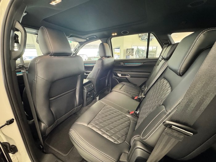 2025 Ford Everest Platinum