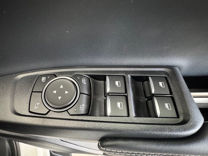 2025 Ford Everest Platinum