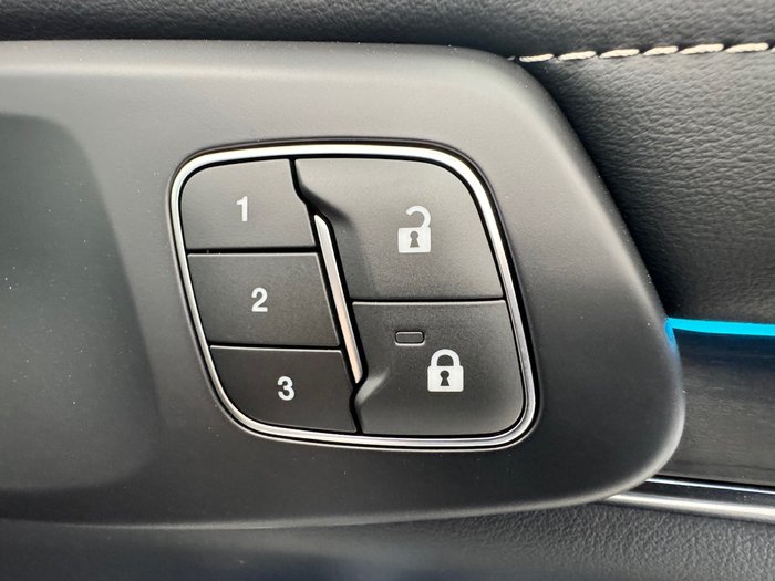 2025 Ford Everest Platinum