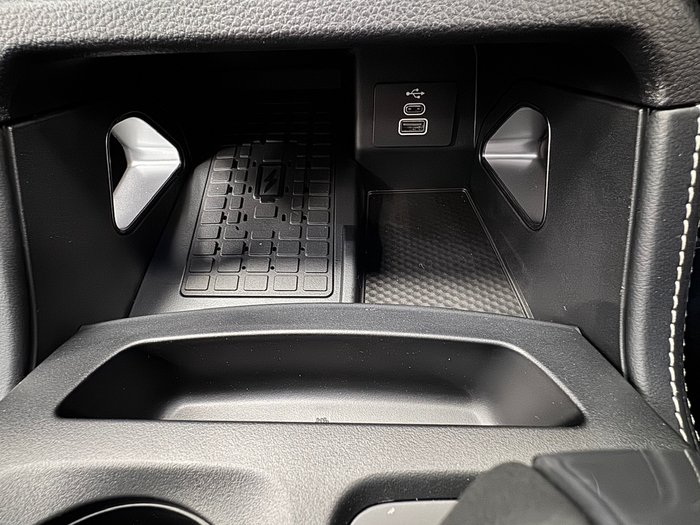 2025 Ford Everest Platinum