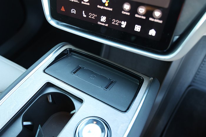 2025 Volvo EX90 Plus Twin Motor