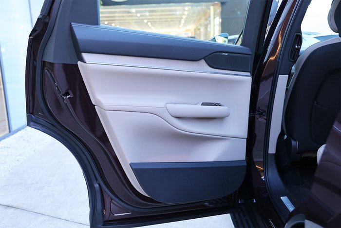 2025 Volvo EX90 Plus Twin Motor