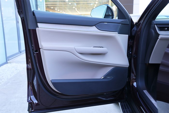 2025 Volvo EX90 Plus Twin Motor
