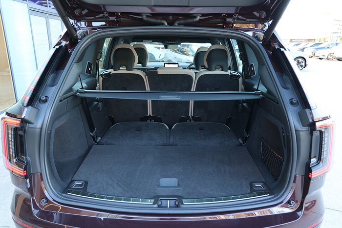 2025 Volvo EX90 Plus Twin Motor