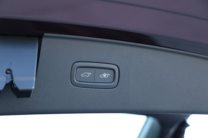 2025 Volvo EX90 Plus Twin Motor