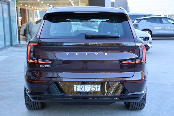2025 Volvo EX90 Plus Twin Motor