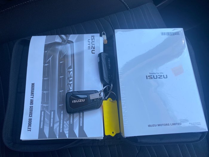 2024 Isuzu MU-X 2024 Isuzu MU-X 4X4  LSU 3.0 L Automatic (UJOR405)