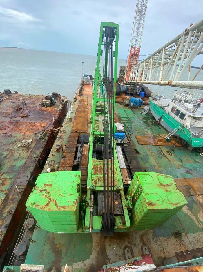 2016 WINDFARM BARGES & CRANES Offshore Plant & Equipment