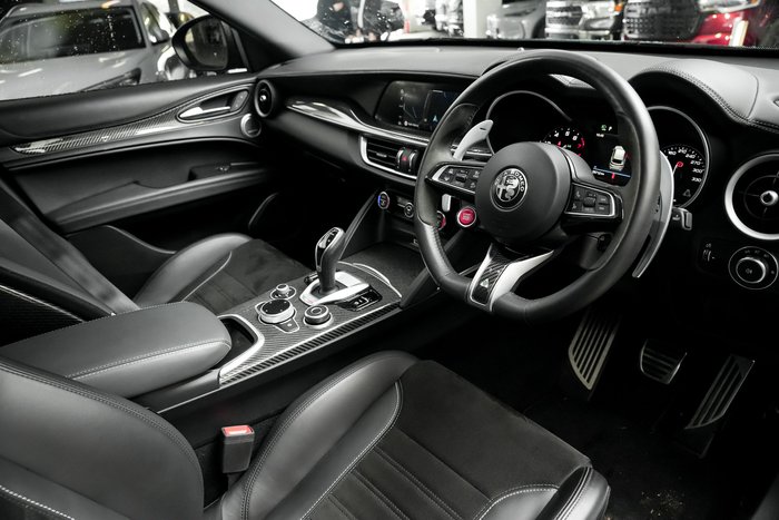 2022 Alfa Romeo Stelvio Quadrifoglio