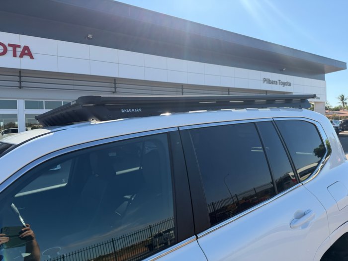 2023 Toyota LANDCRUISER VX White