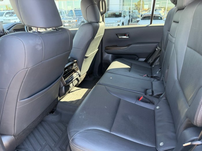 2023 Toyota LANDCRUISER VX White
