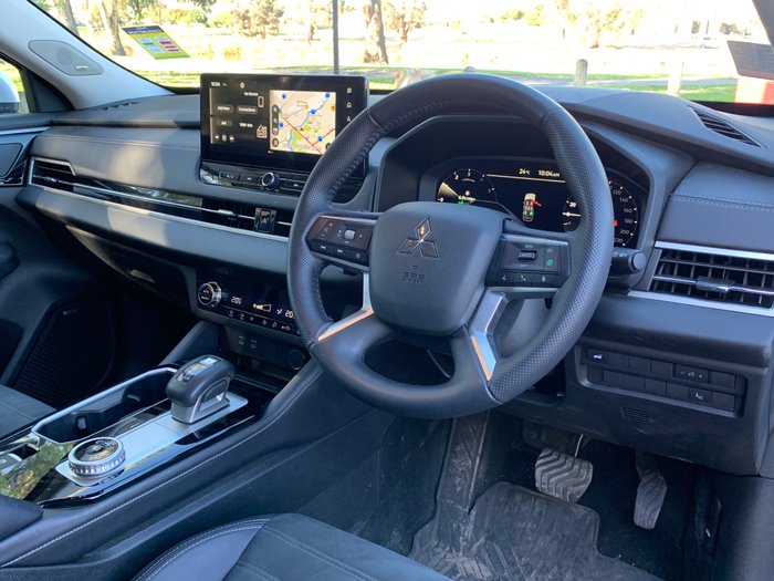 2025 Mitsubishi ZM2P46 ZM Outlander ASPIRE 2.5L CVT 2WD 7ST WHITE DIAMOND