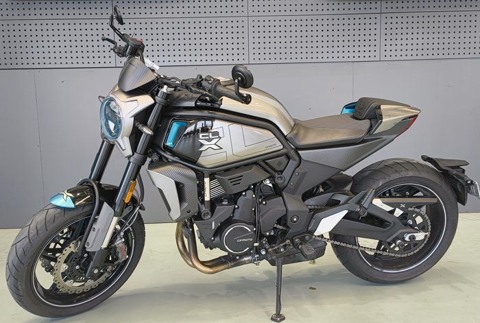 2022 CFMOTO 700 CL-X Sport Velocity Grey