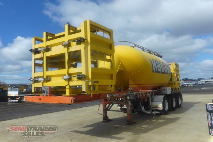 2015 Jamieson Boomer Bulk Tanker Road Train Lead