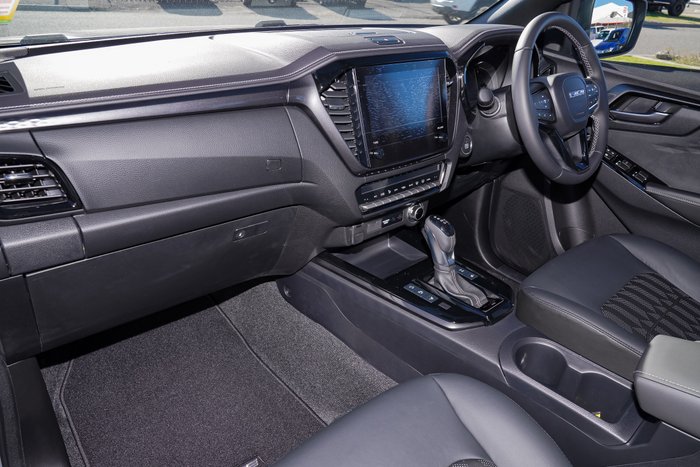 2026 Isuzu D-MAX BLADE