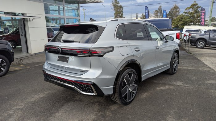 2026 VOLKSWAGEN Tiguan R-LINE
