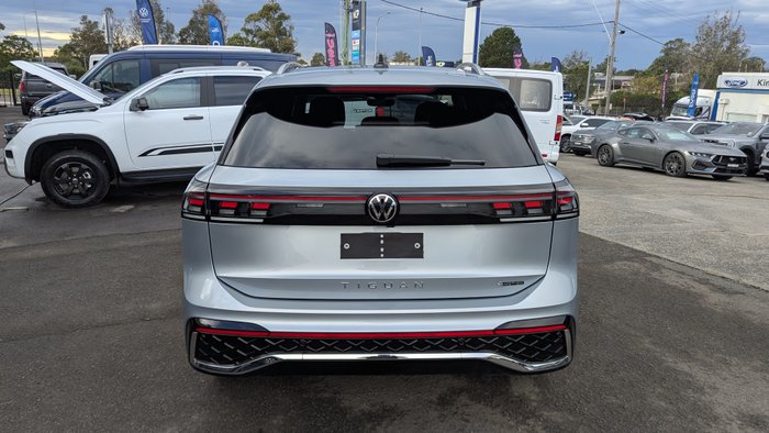 2026 VOLKSWAGEN Tiguan R-LINE