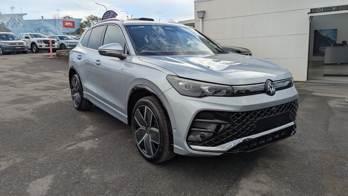 2026 VOLKSWAGEN Tiguan R-LINE