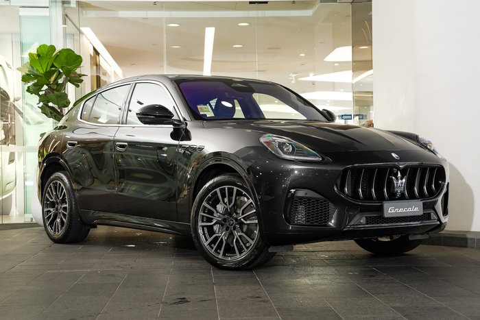 2026 Maserati Grecale 300HP HYBRID 4WD NERO TEMPESTA