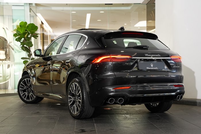 2026 Maserati Grecale 300HP HYBRID 4WD NERO TEMPESTA