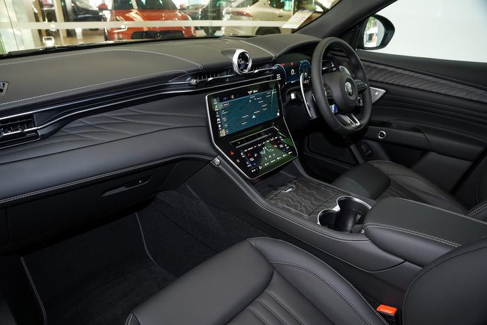 2026 Maserati Grecale 300HP HYBRID 4WD NERO TEMPESTA