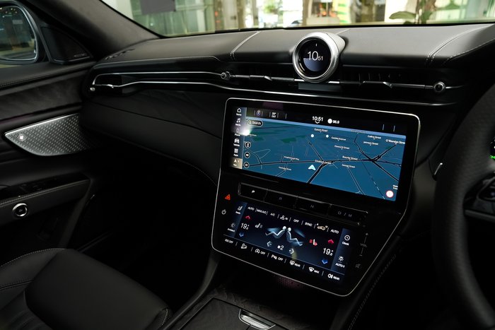 2026 Maserati Grecale 300HP HYBRID 4WD NERO TEMPESTA